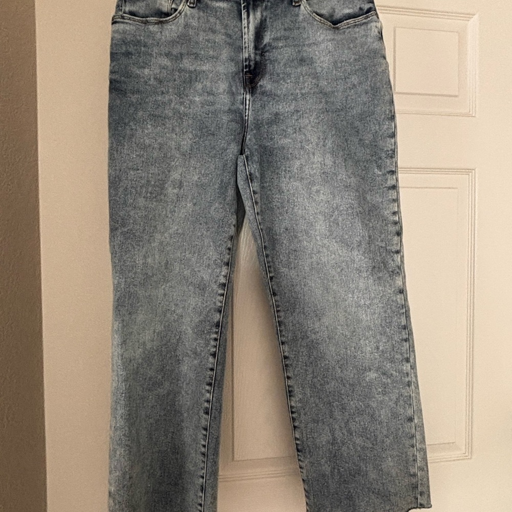 Used! Kensie women’s Light Wash Blue Jeans